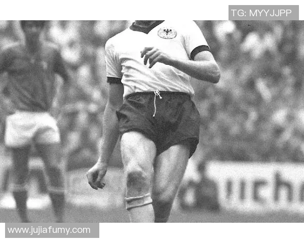 四大足球传奇球星同框，盘点他们的巅峰时刻与荣耀成就